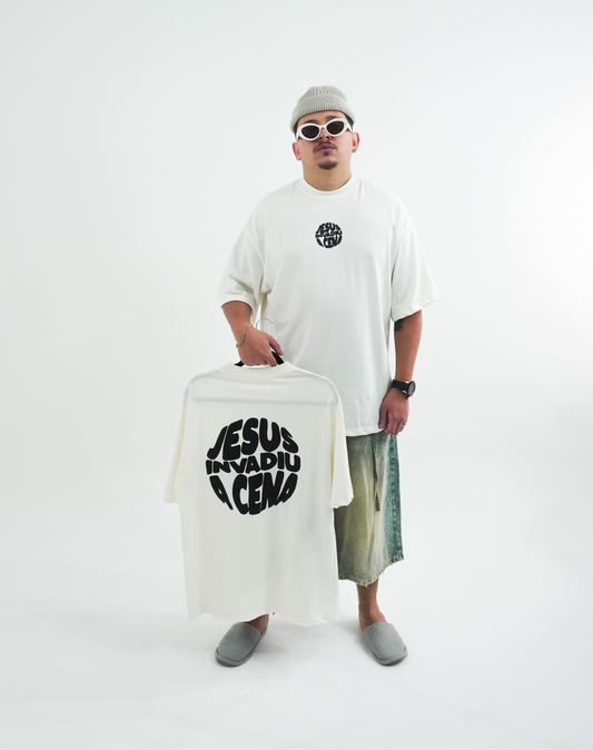 Camiseta Jesus Invadiu a Cena Off White - UNISSEX